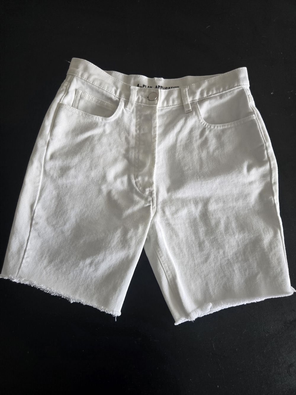 A_PLAN_APPLICATION White Denim Raw Hem Bermuda Shorts Size 24